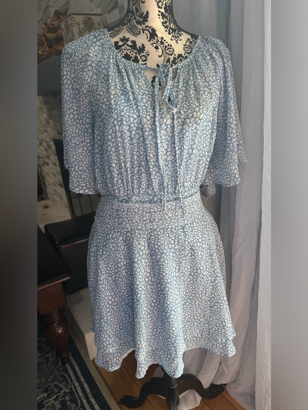 Amicoo Light Blue Abstract Leopard Ruffle Mini Dress Sz-M